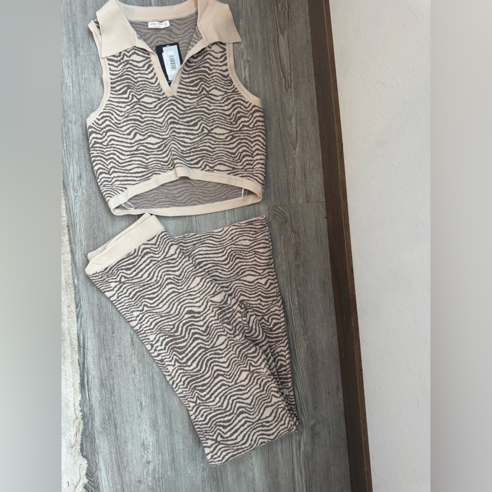 Cream and Gray Patterned Knit Set